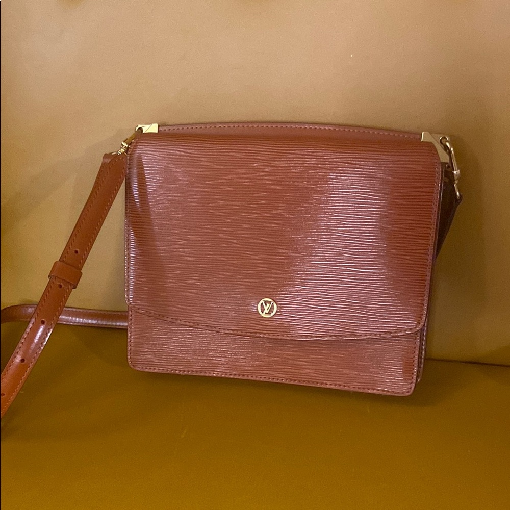 Louis Vuitton Elegant Brown Designer Crossbody Bag